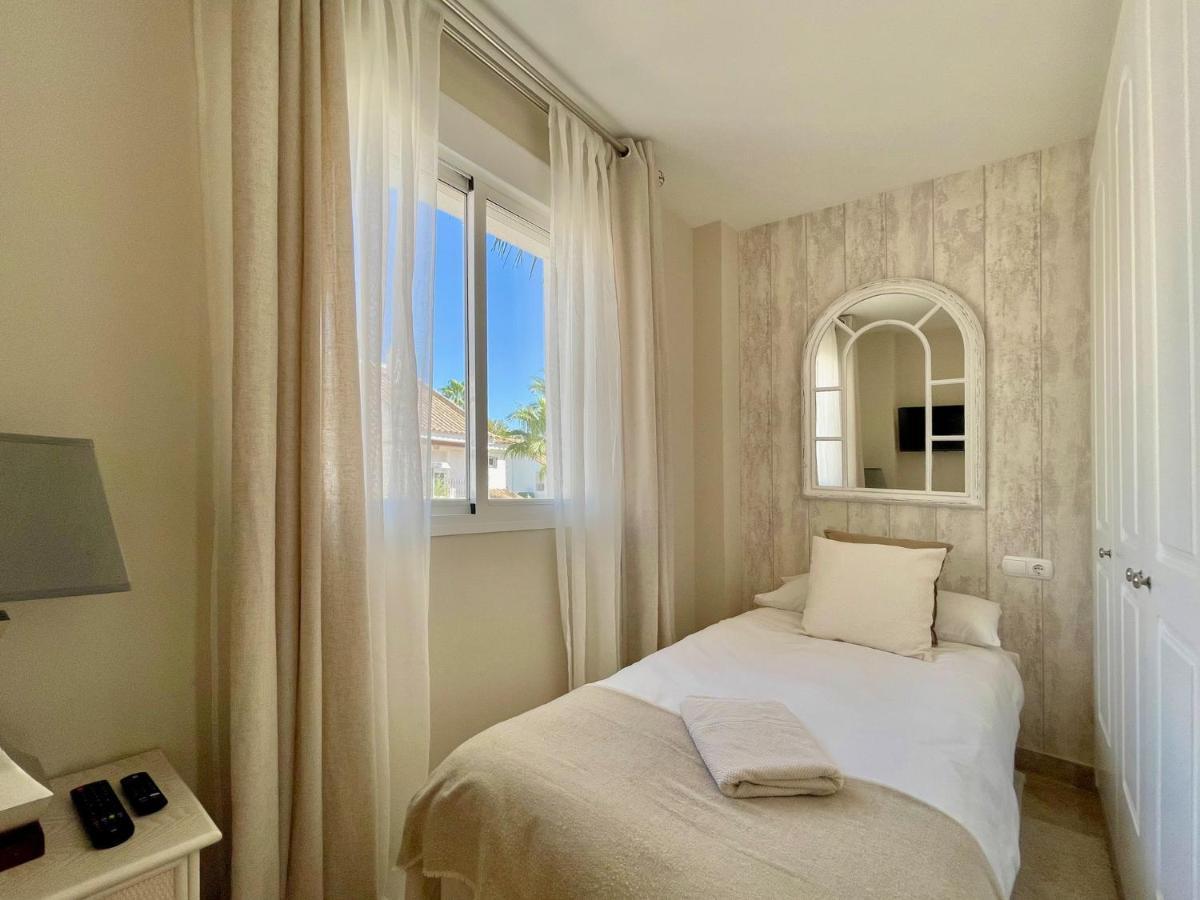 Unique Townhouse In Front Of Puerto Banus Lägenhet Marbella Exteriör bild