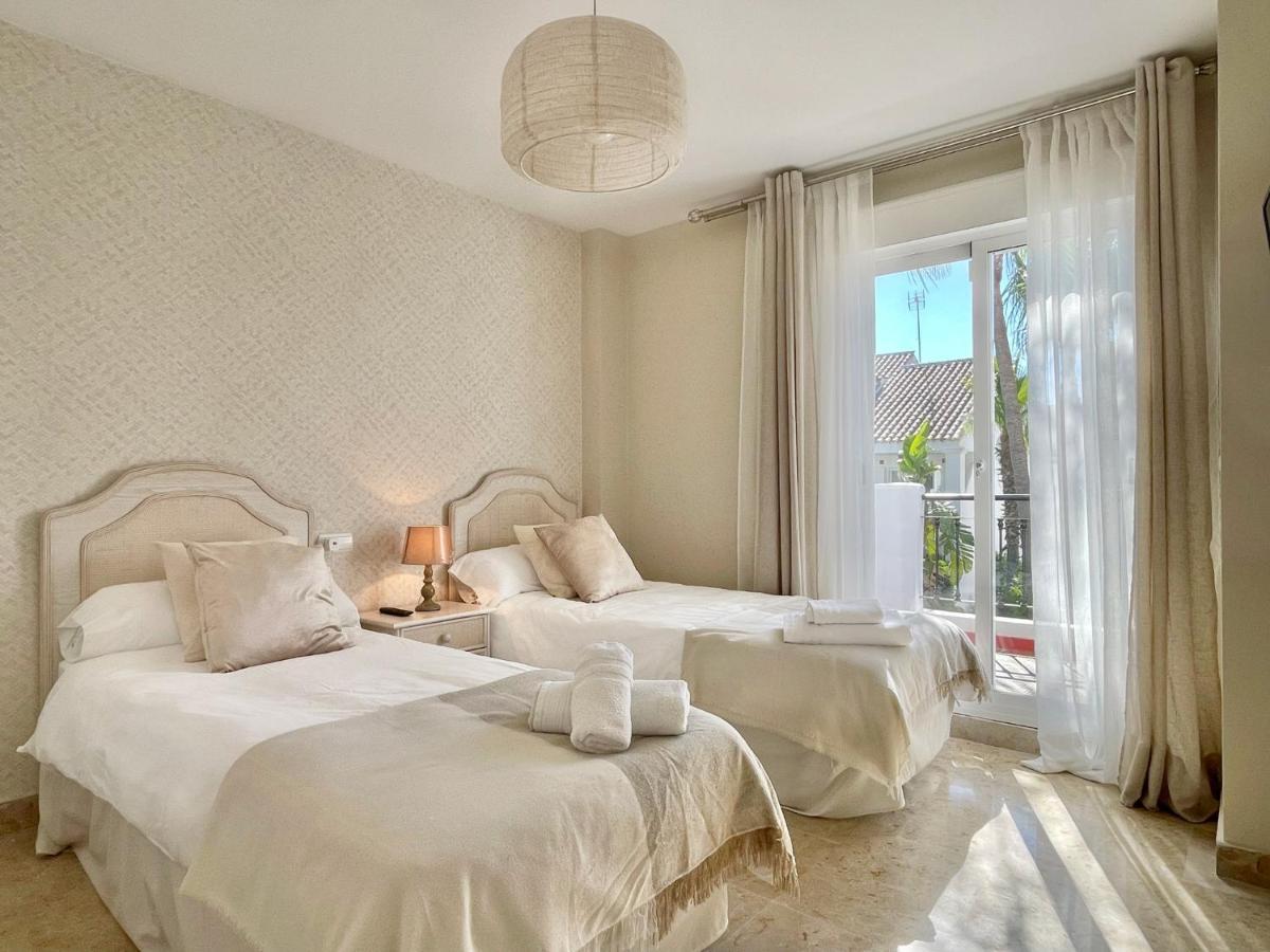 Unique Townhouse In Front Of Puerto Banus Lägenhet Marbella Exteriör bild